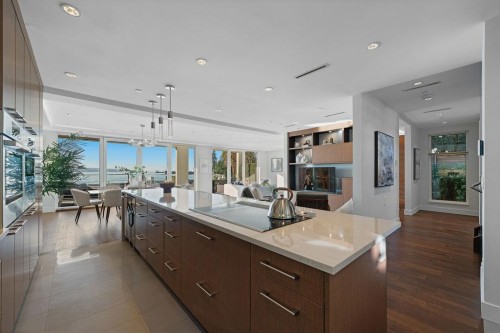 3373 Radcliffe Avenue, West Vancouver, BC 