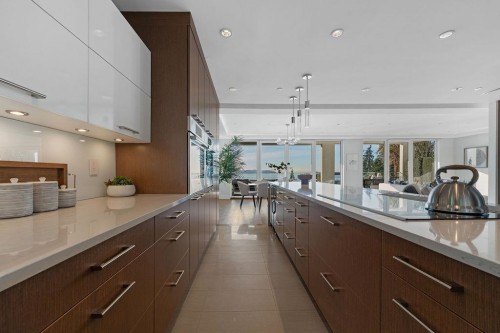 3373 Radcliffe Avenue, West Vancouver, BC 