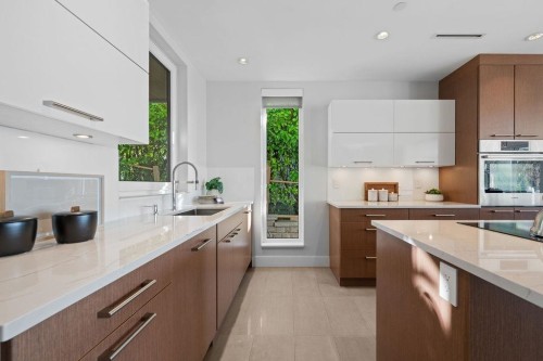 3373 Radcliffe Avenue, West Vancouver, BC 