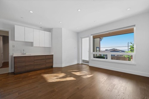 3373 Radcliffe Avenue, West Vancouver, BC 