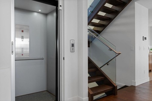 3373 Radcliffe Avenue, West Vancouver, BC 