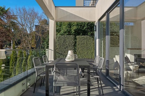 3373 Radcliffe Avenue, West Vancouver, BC 