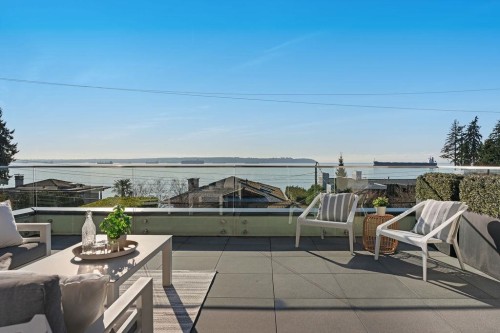 3373 Radcliffe Avenue, West Vancouver, BC 