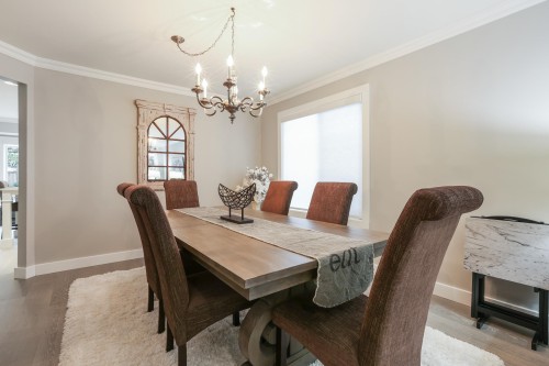 1076 Clements Avenue, North Vancouver, BC 