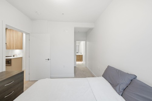 418-7588 16Th Street, Burnaby, BC 