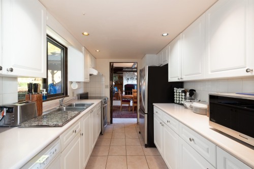 560 Craigmohr Drive, West Vancouver, BC 