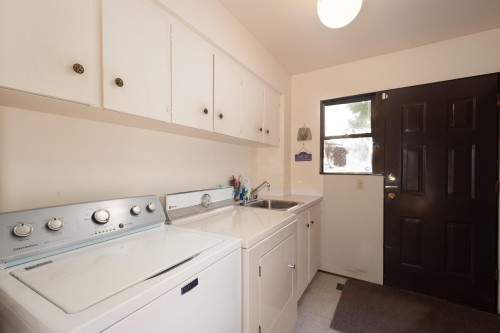 560 Craigmohr Drive, West Vancouver, BC 