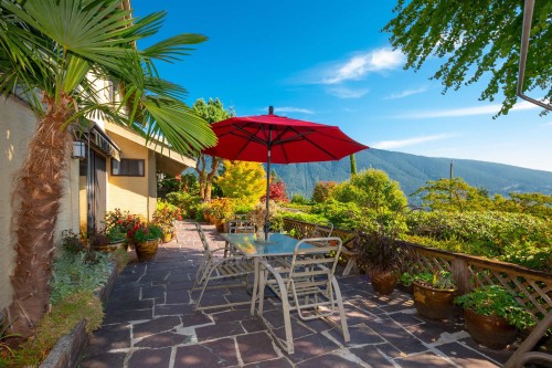 560 Craigmohr Drive, West Vancouver, BC 