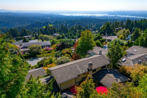 560 Craigmohr Drive, West Vancouver, BC 