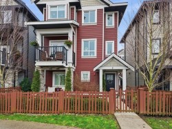 2-608 Ewen Avenue  New Westminster, BC V3M 0M8