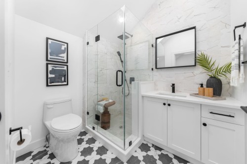 2528 Mcgill Street, Vancouver, BC 