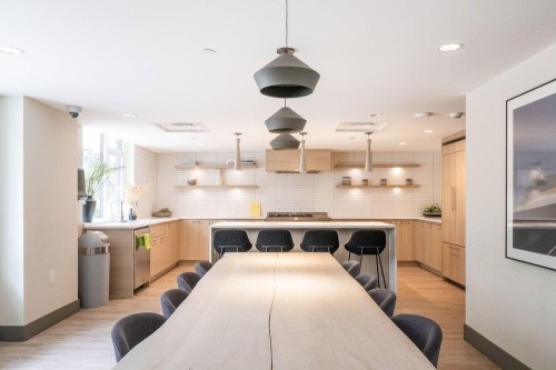 302-8533 River District Crossing, Vancouver, BC 