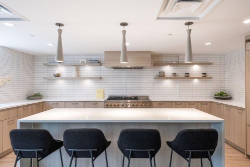 302-8533 River District Crossing, Vancouver, BC 