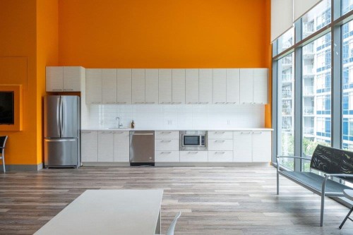 302-8533 River District Crossing, Vancouver, BC 