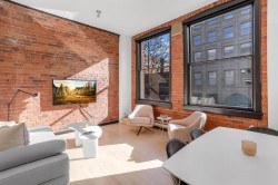 201-345 Water Street  Vancouver, BC V6B 1B8