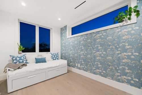 336 Keith Road E, North Vancouver, BC 