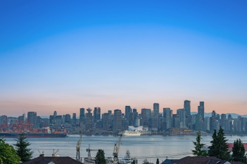 336 Keith Road E, North Vancouver, BC 