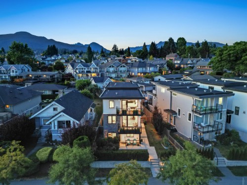 336 Keith Road E, North Vancouver, BC 