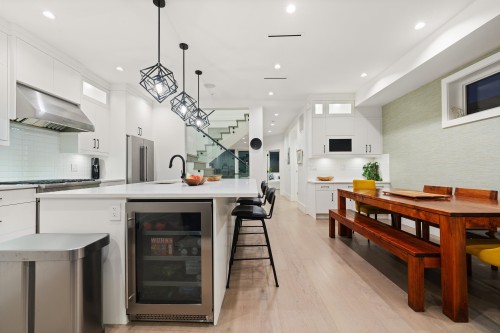 336 Keith Road E, North Vancouver, BC 