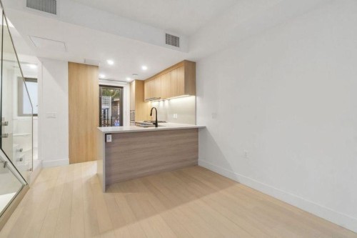 6330 Oak Street, Vancouver, BC 