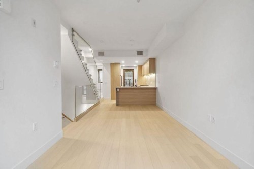 6330 Oak Street, Vancouver, BC 