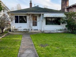 5324 Rhodes Street  Vancouver, BC V5R 3N8
