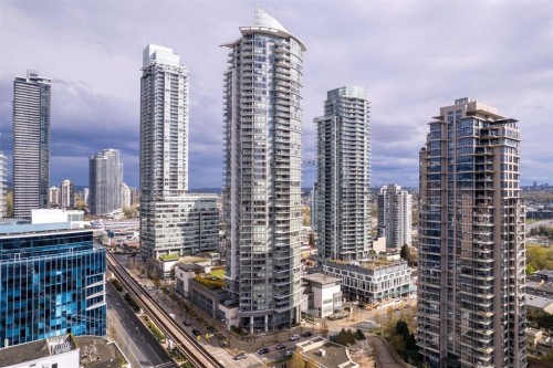 809-2008 Rosser Avenue  Burnaby, BC V5C 0H8