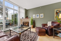 1053 Marinaside Crescent  Vancouver, BC V6Z 3A5