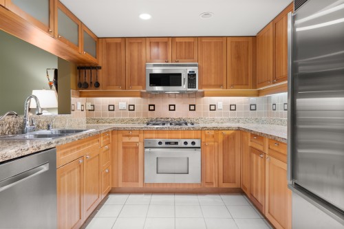 1053 Marinaside Crescent, Vancouver, BC 