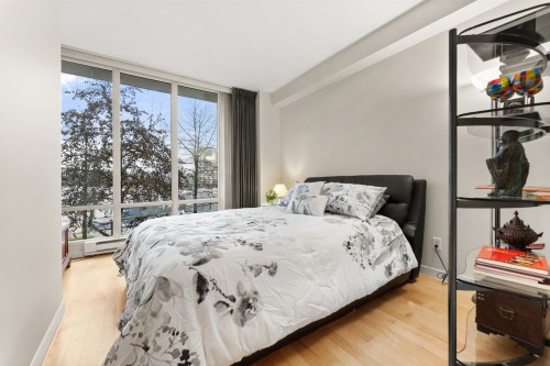 1053 Marinaside Crescent, Vancouver, BC 