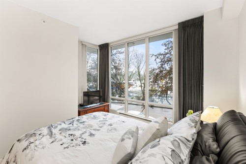 1053 Marinaside Crescent, Vancouver, BC 