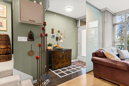 1053 Marinaside Crescent, Vancouver, BC 