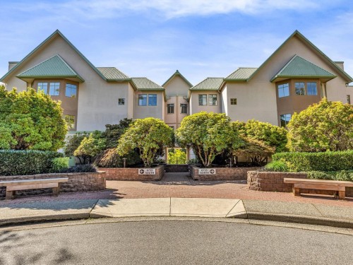 204-6735 Station Hill Court  Burnaby, BC V3N 4W5