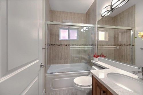 2643 8Th Avenue E, Vancouver, BC 