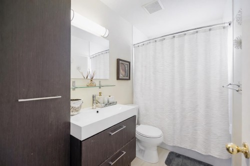 538 25Th Street W, North Vancouver, BC 