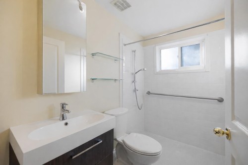 538 25Th Street W, North Vancouver, BC 