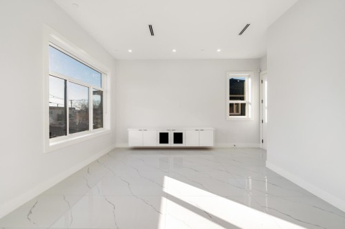 1328 64Th Avenue E, Vancouver, BC 