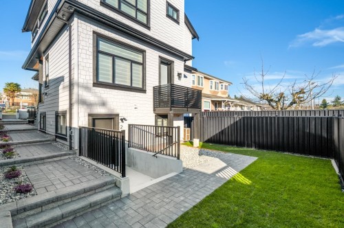 1328 64Th Avenue E, Vancouver, BC 
