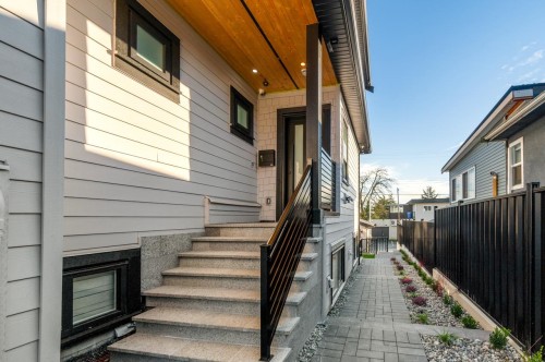 1328 64Th Avenue E, Vancouver, BC 