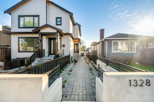 1328 64Th Avenue E, Vancouver, BC 