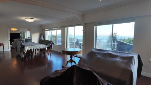 2585 Westhill Way, West Vancouver, BC 