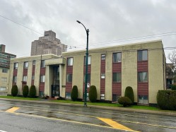 201-2880 Oak Street  Vancouver, BC V6H 2K5