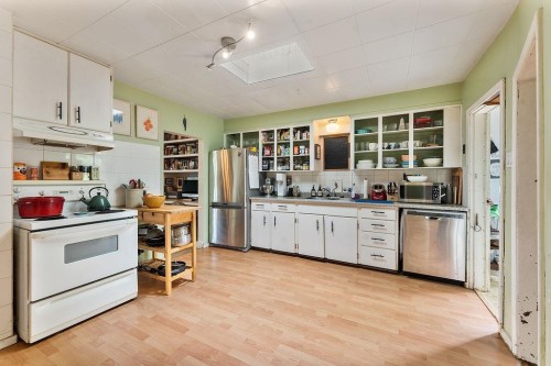 4225 John Street, Vancouver, BC 