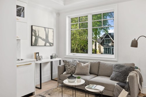 3812 15Th Avenue W, Vancouver, BC 