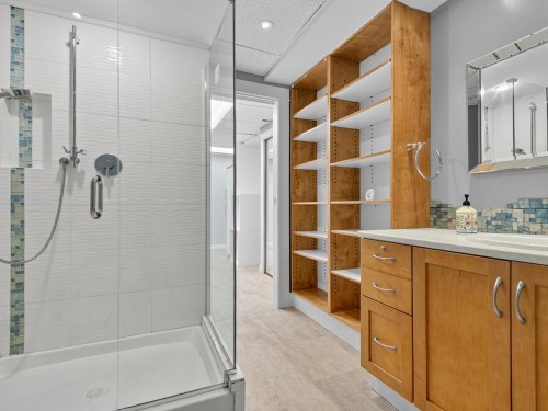 1052 Corona Crescent, Coquitlam, BC 