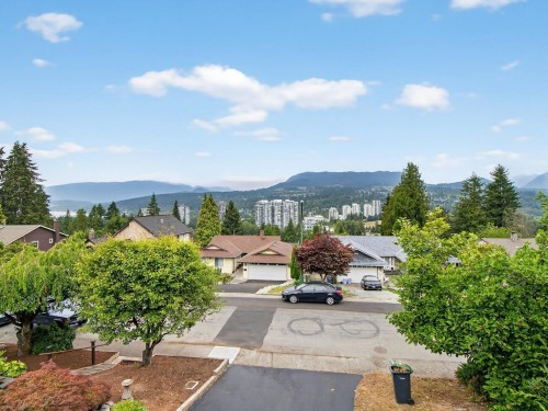 1052 Corona Crescent, Coquitlam, BC 