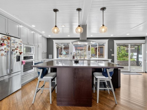 1052 Corona Crescent, Coquitlam, BC 