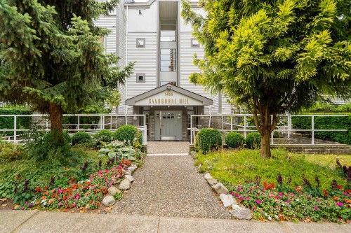 301-7465 Sandborne Avenue  Burnaby, BC V3N 4W7