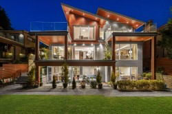 2449 Kings Avenue  West Vancouver, BC V7V 2C5