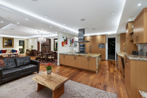 2449 Kings Avenue, West Vancouver, BC 